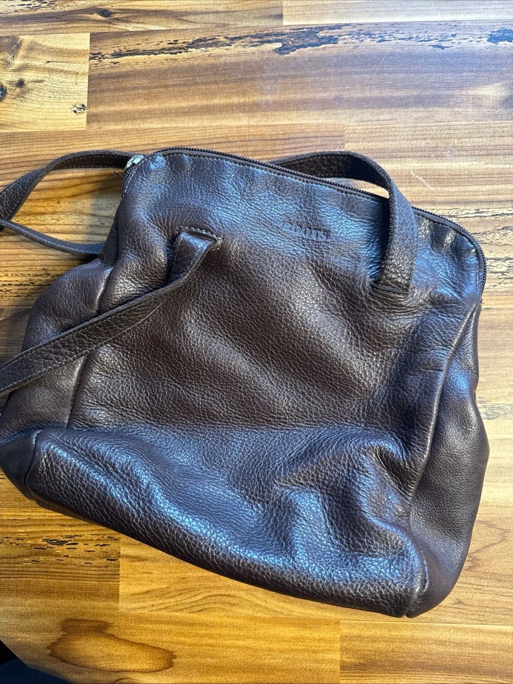 ROOTS Vintage Brown LEATHER Shoulder Bag Made in Canada!
